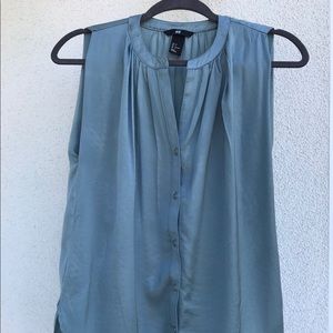 H&M Button down, sleeveless top. Color: Turquoise.